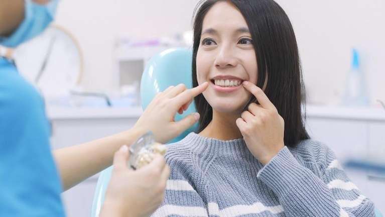 A woman getting BOTOX in Elk Grove Village, IL